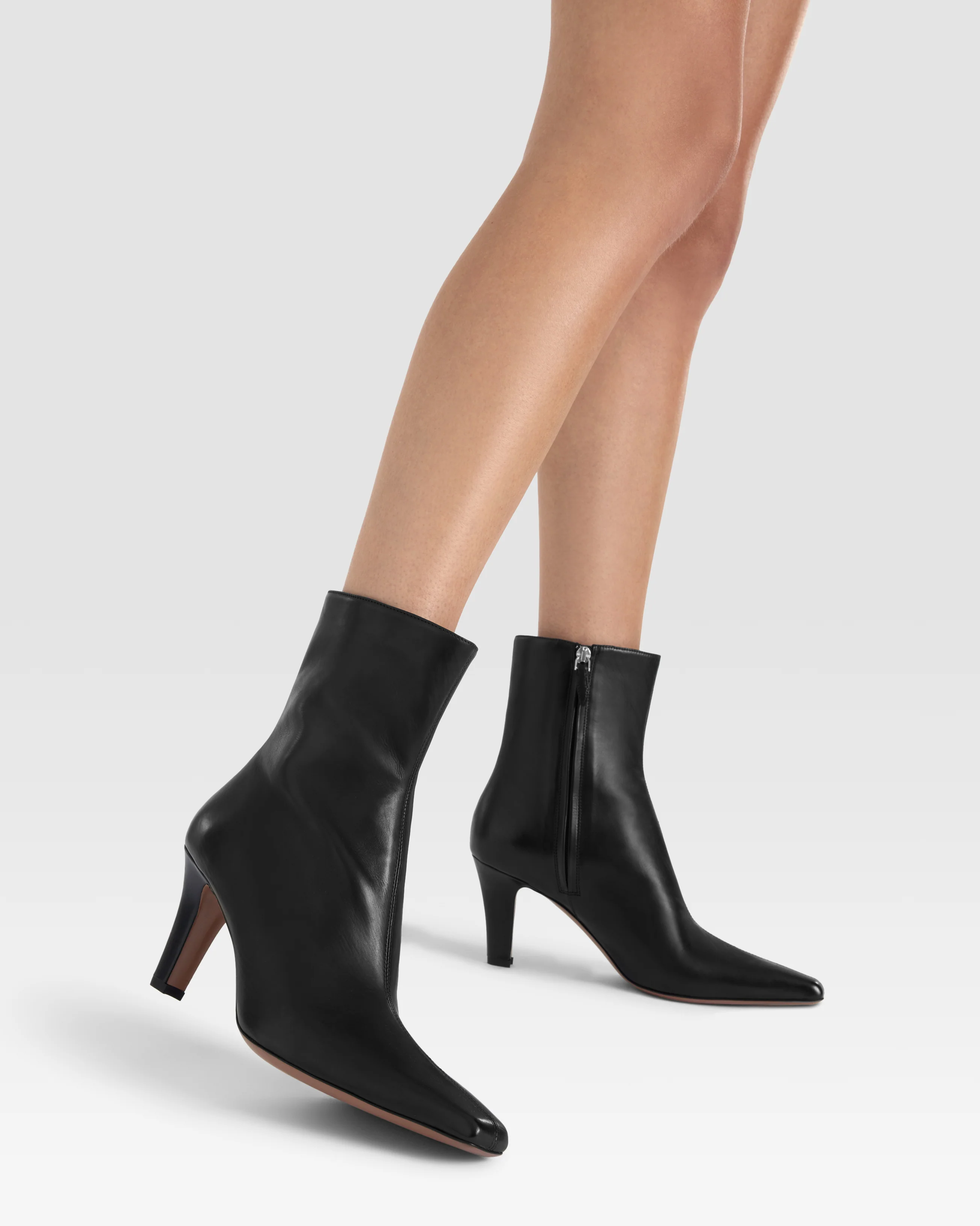 Soft leather ankle boot - Image 6