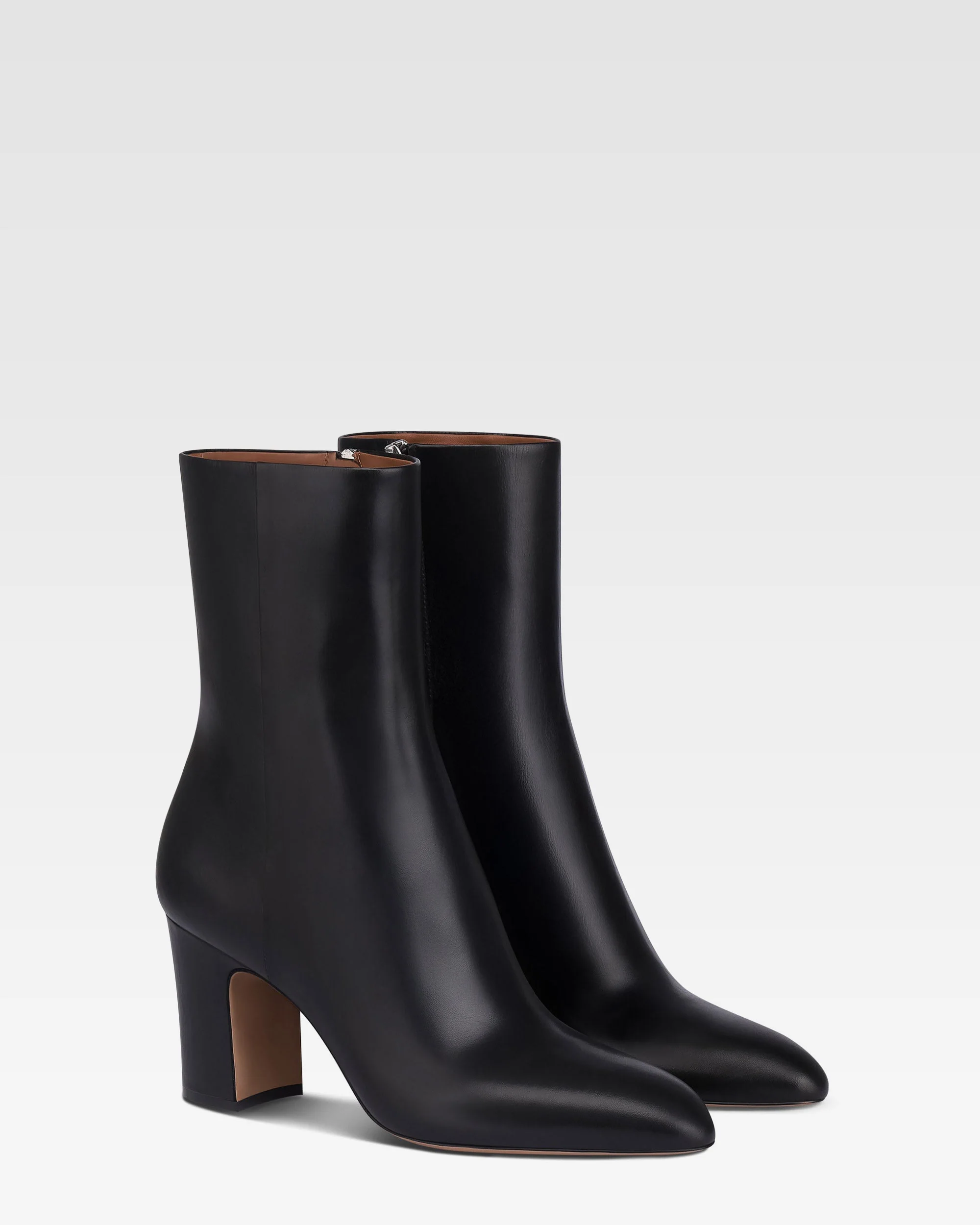 Ankle boots in black calf leather - Image 2