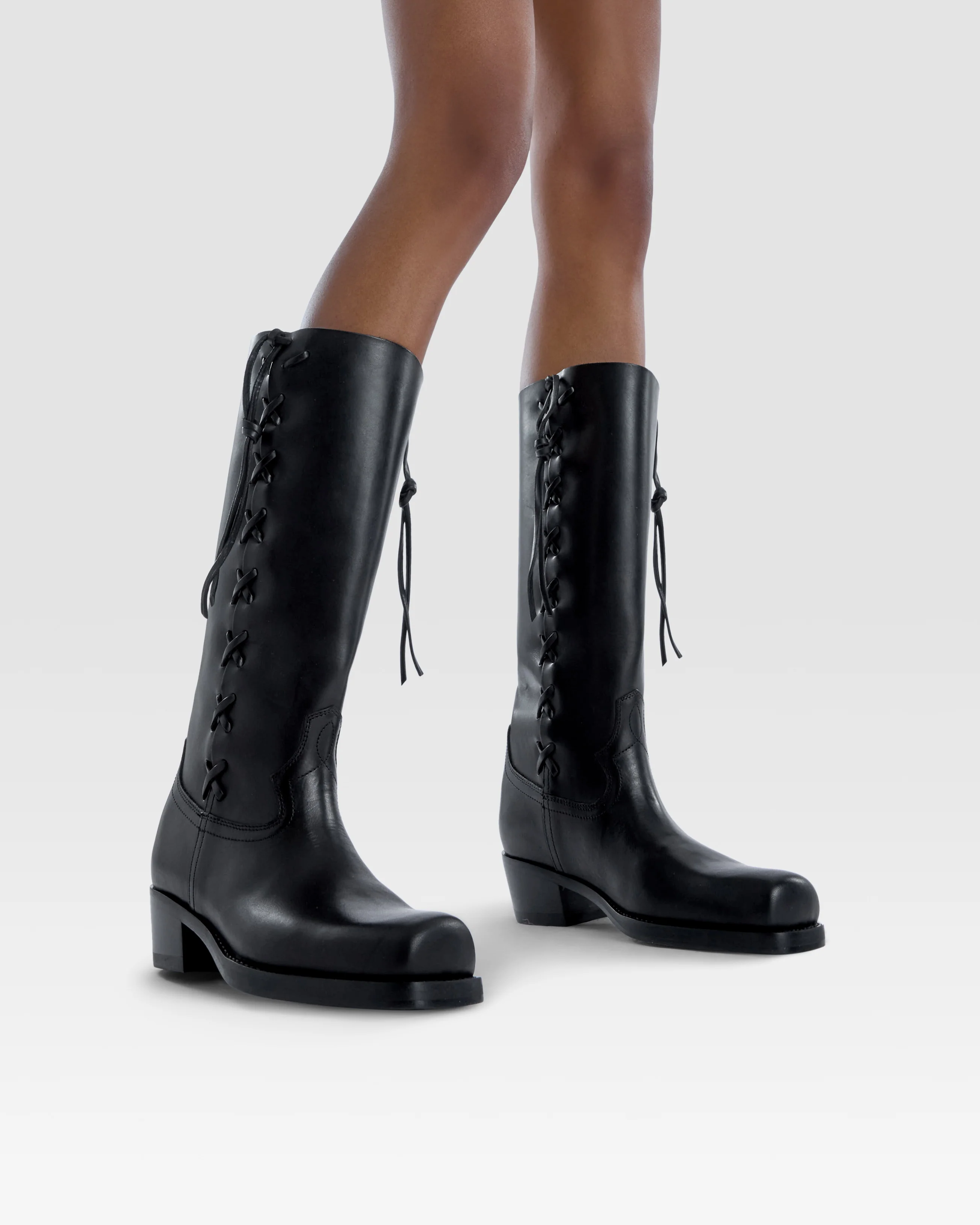 Leather boot with side braiding - Image 6