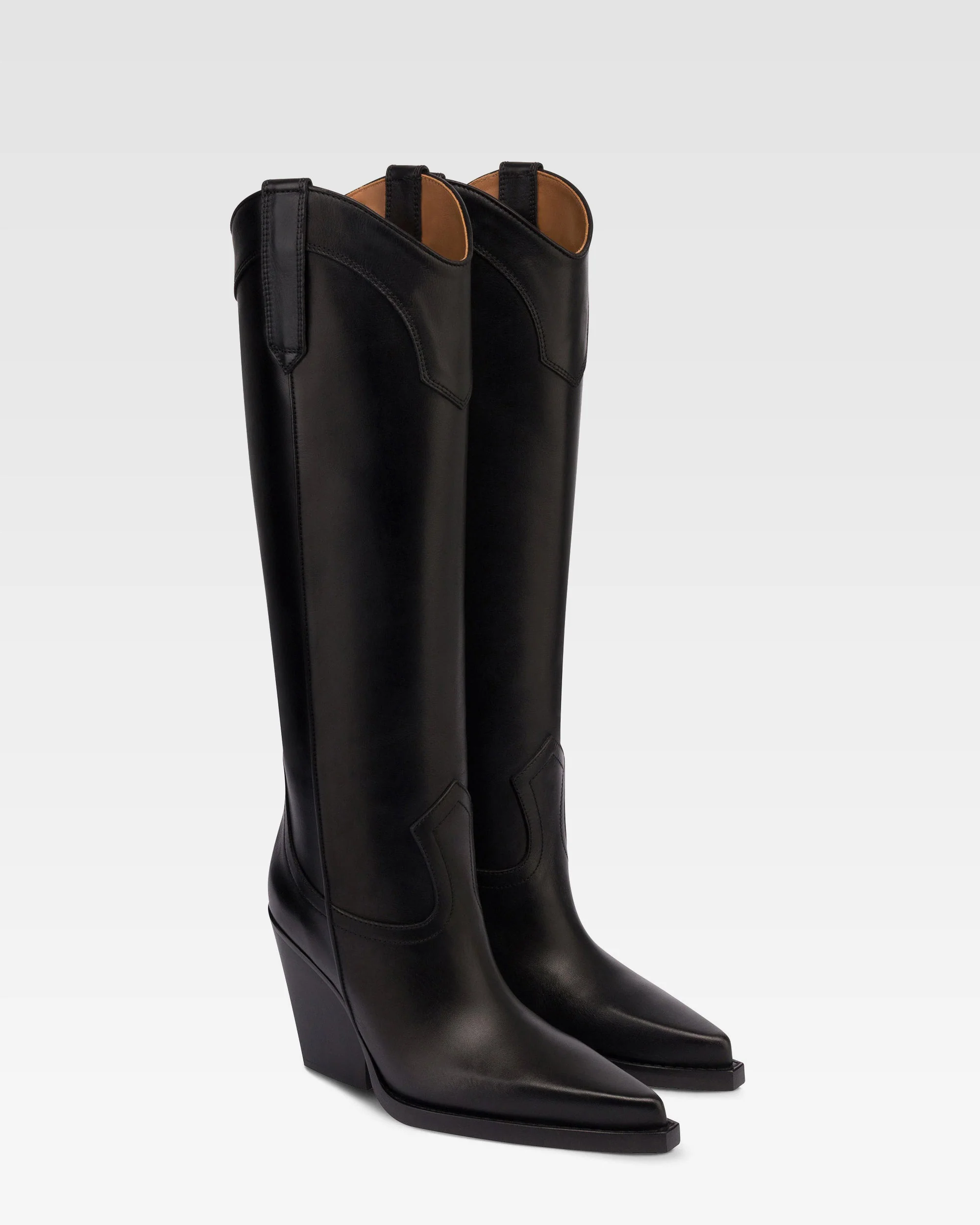 Boots in black leather - Image 2