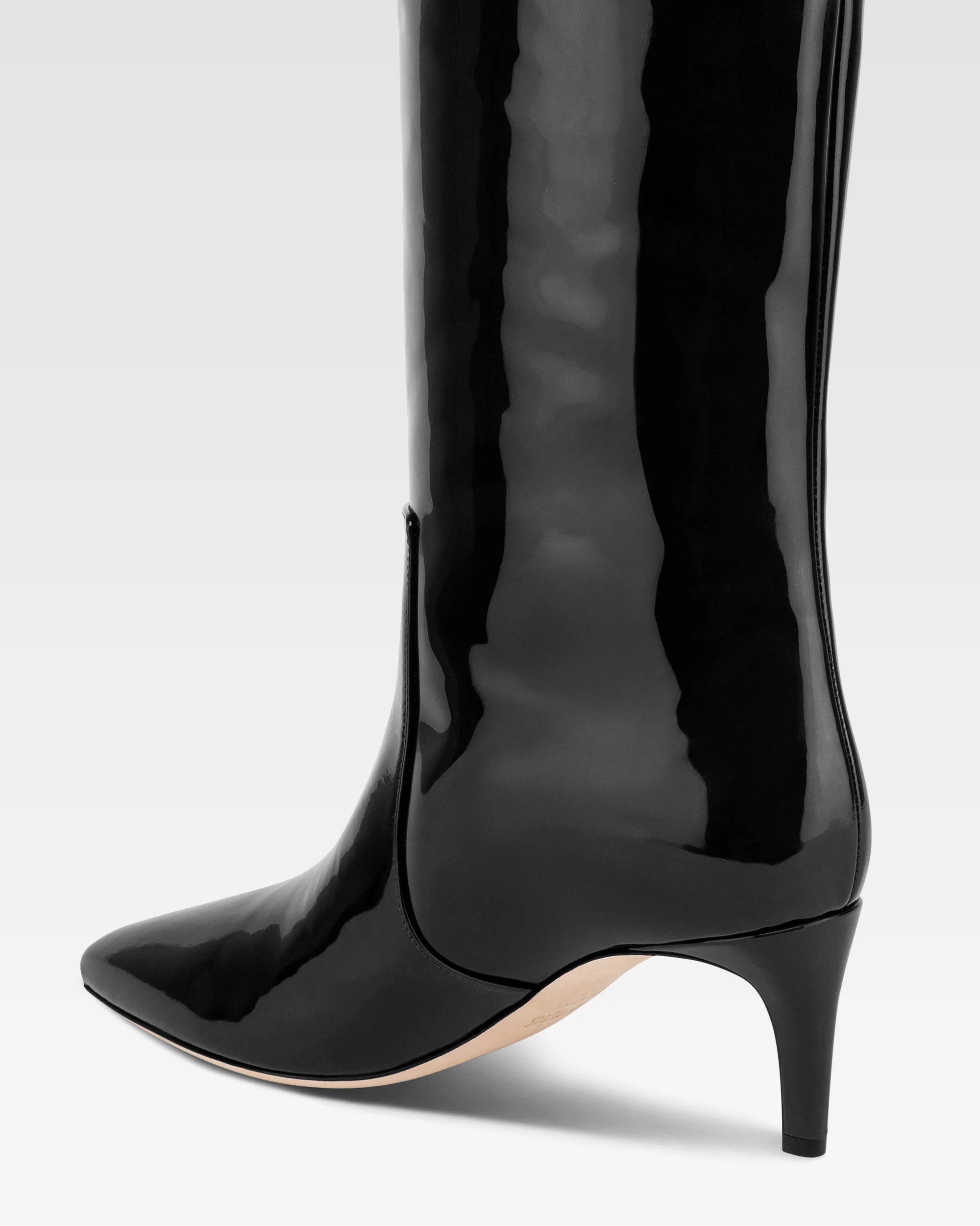 Boots in black patent leather. - Image 5