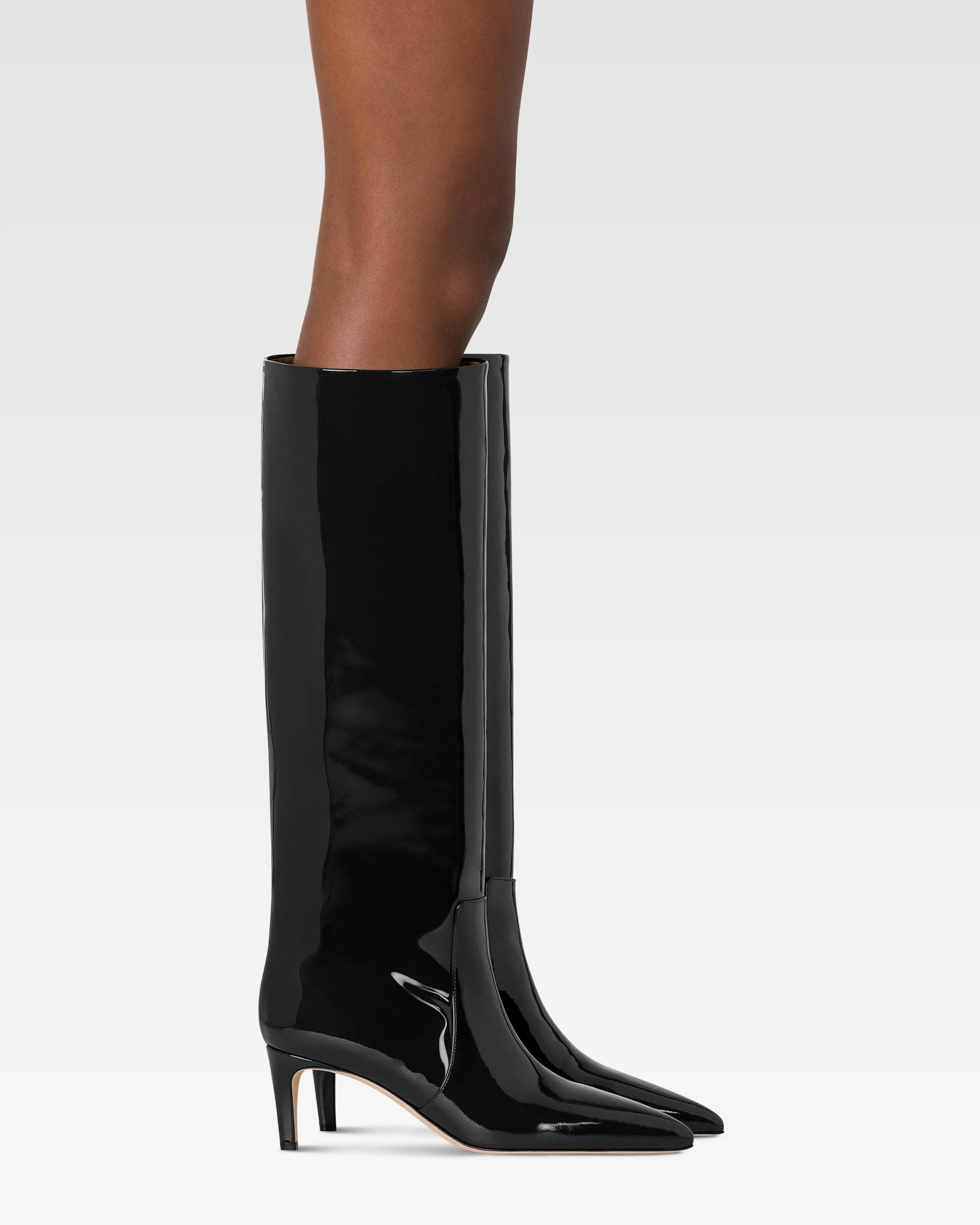 Boots in black patent leather. - Image 6