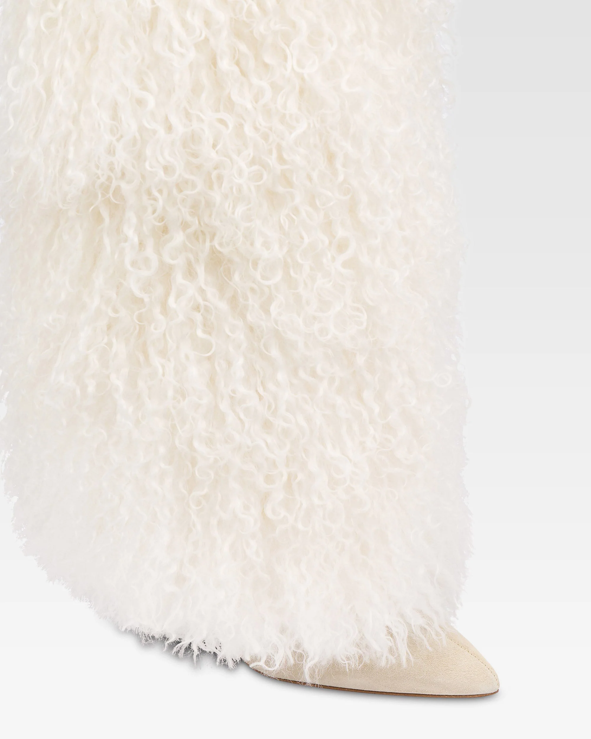 Boots in mongolian fur white - Image 5