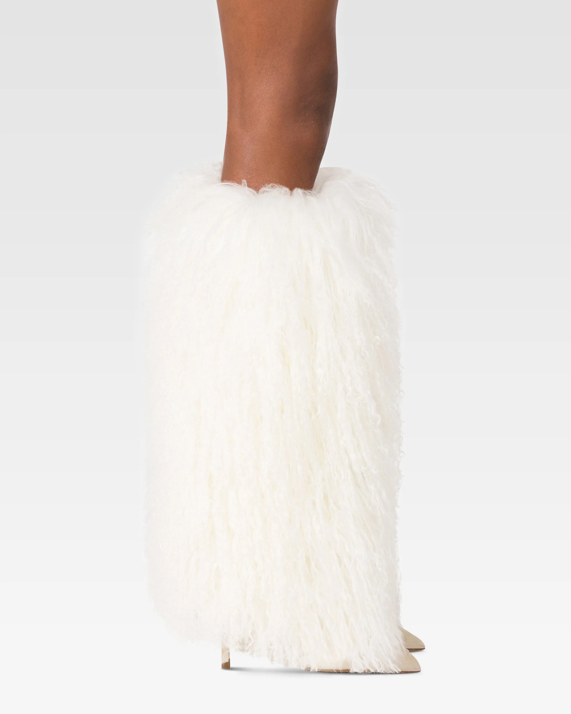 Boots in mongolian fur white - Image 6
