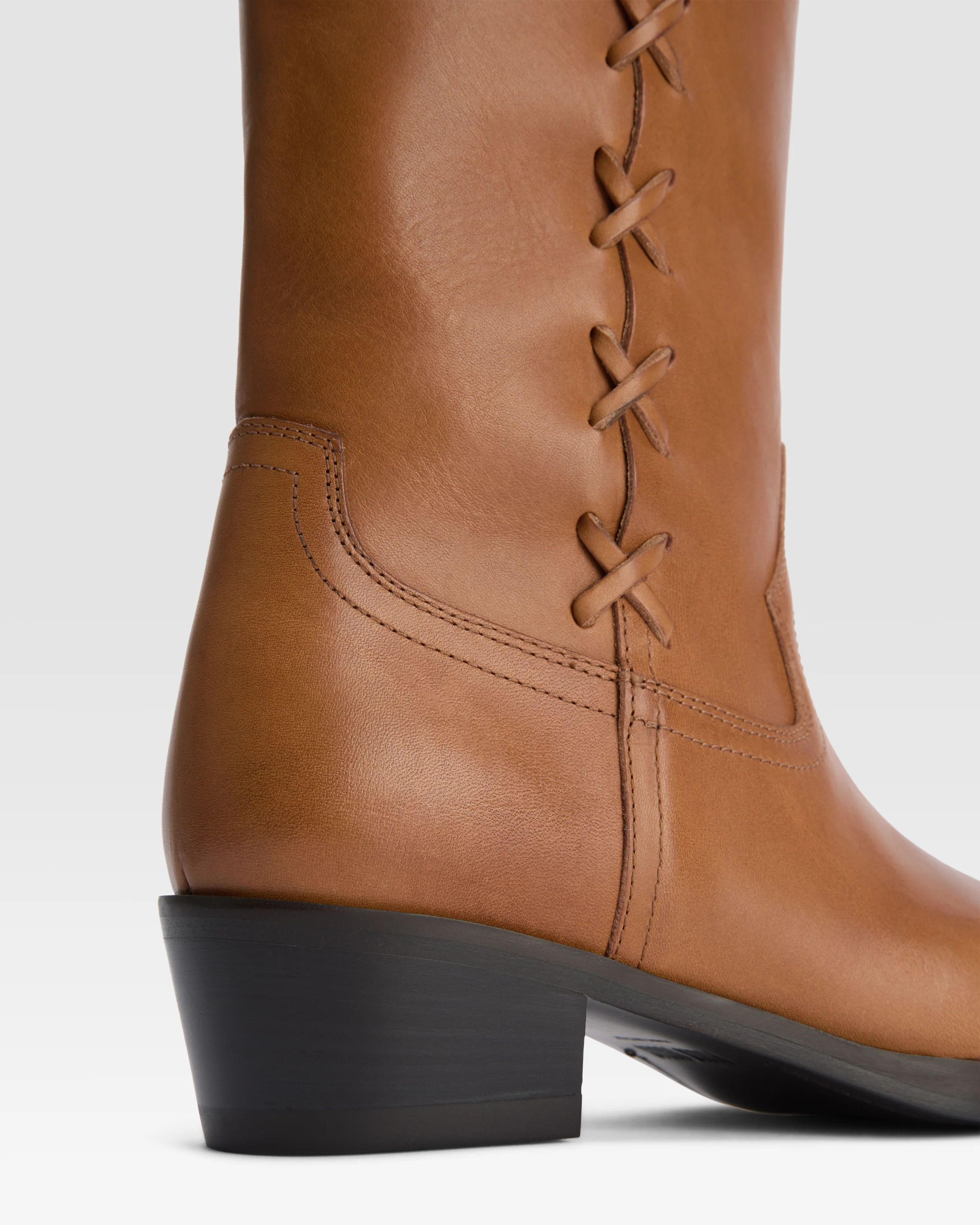Leather boot with side braiding - Image 5