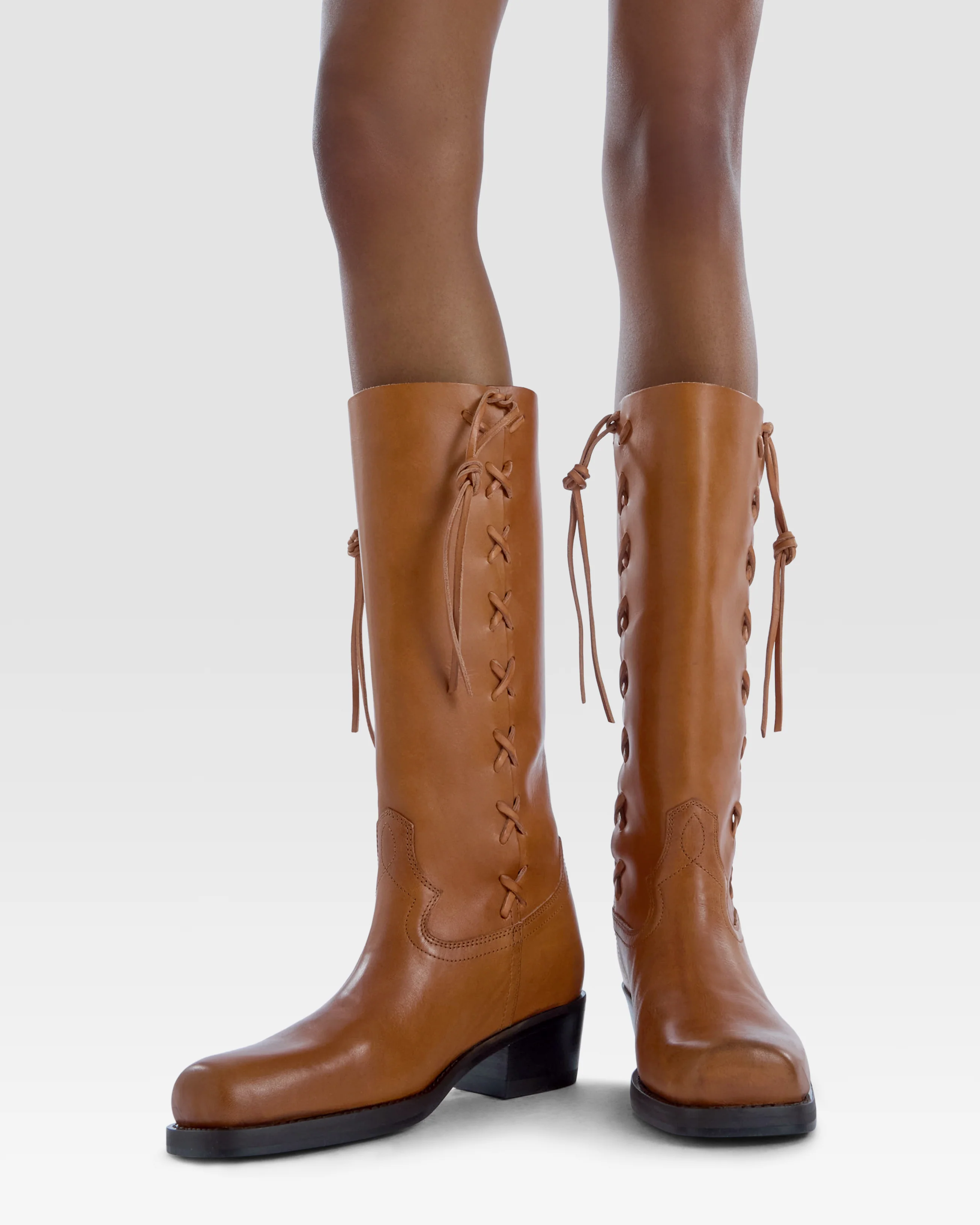 Leather boot with side braiding - Image 6