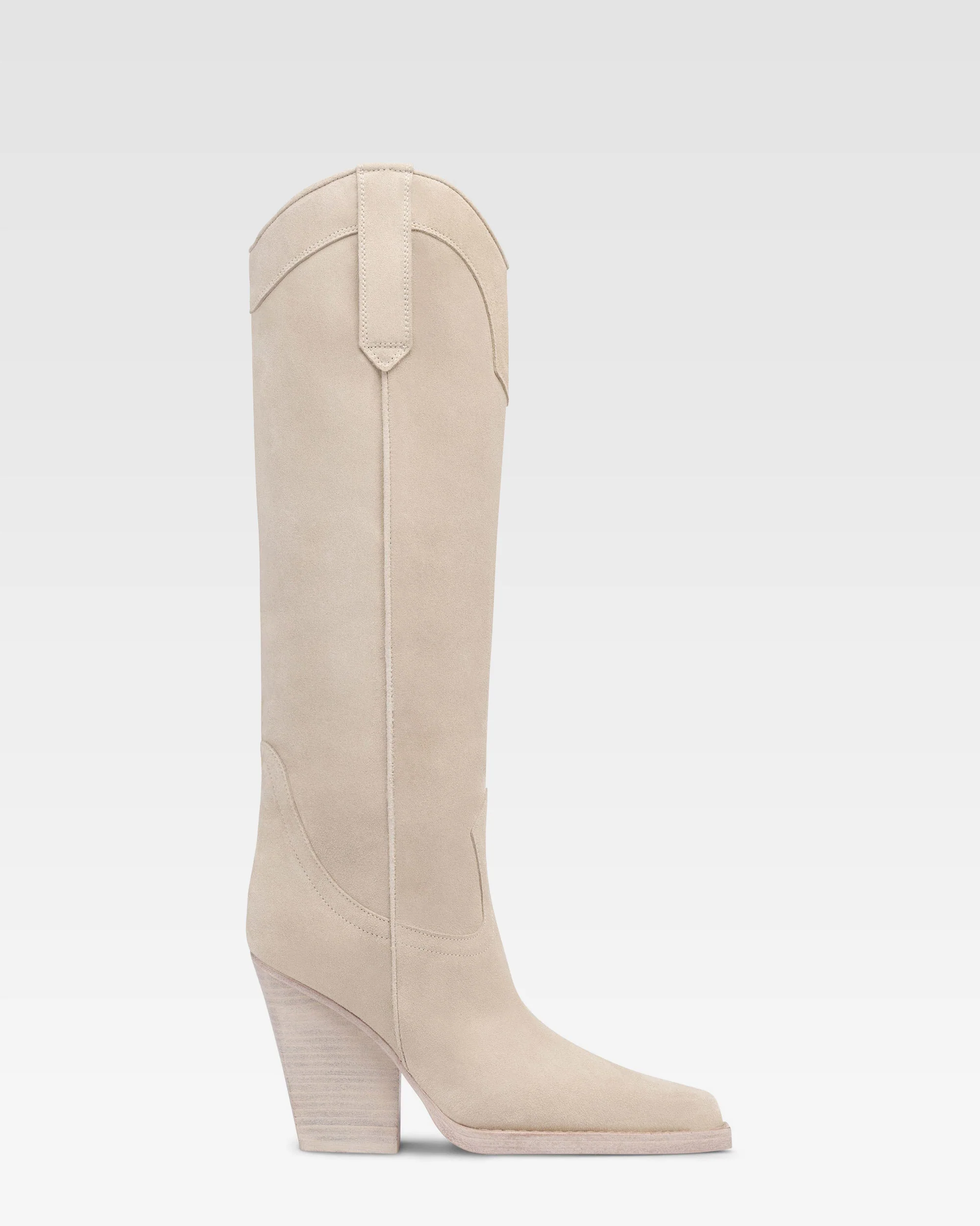 Boots in white velour