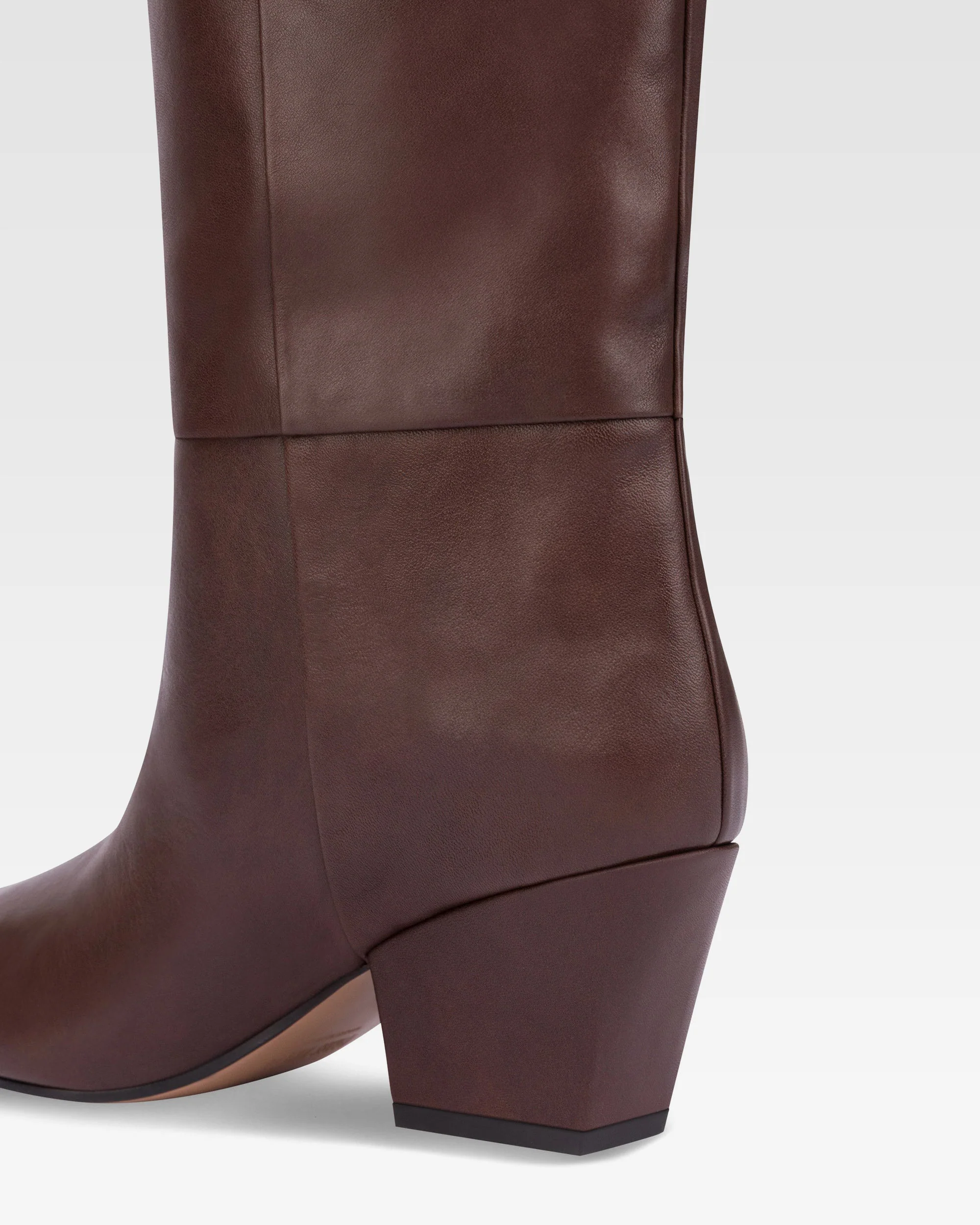 Knee-high, long pointed boot in supple mocha leather - Image 5