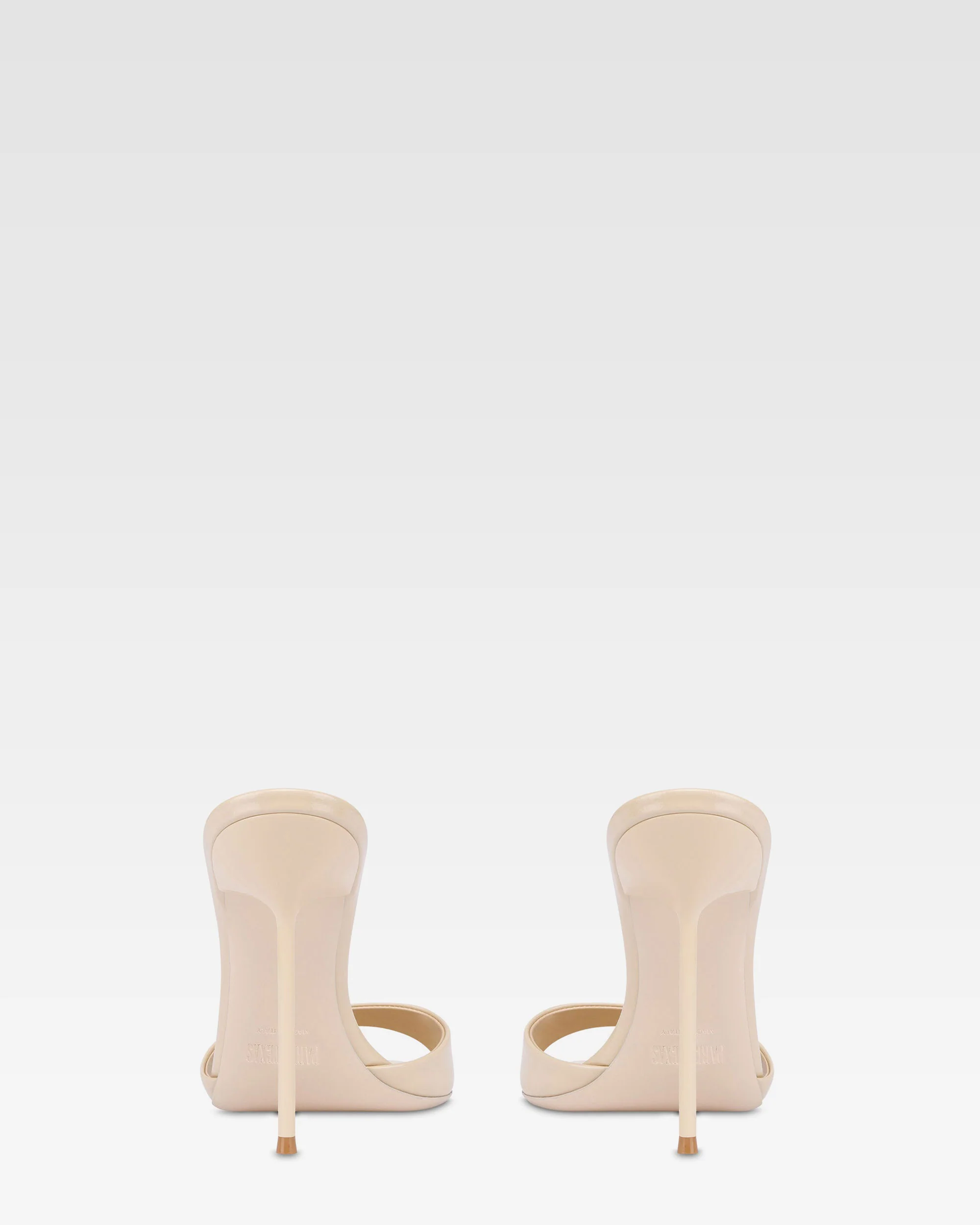 Mules in almond patent leather - Image 4