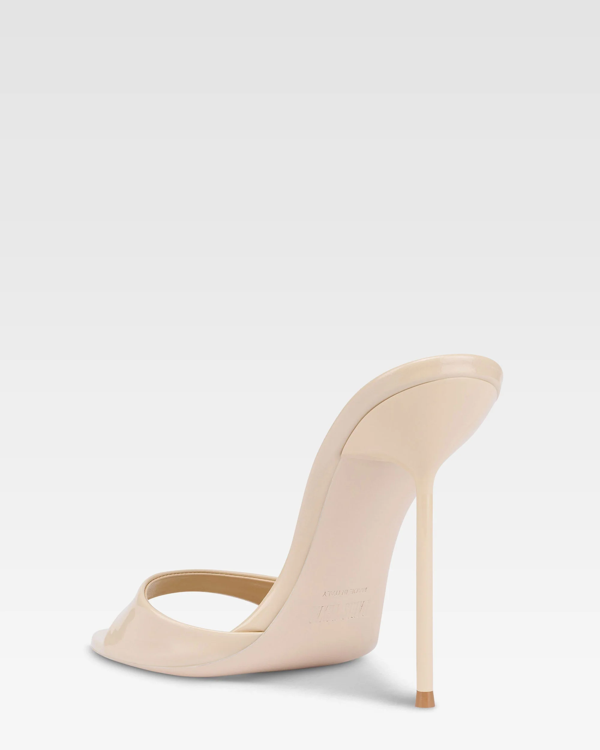 Mules in almond patent leather - Image 5