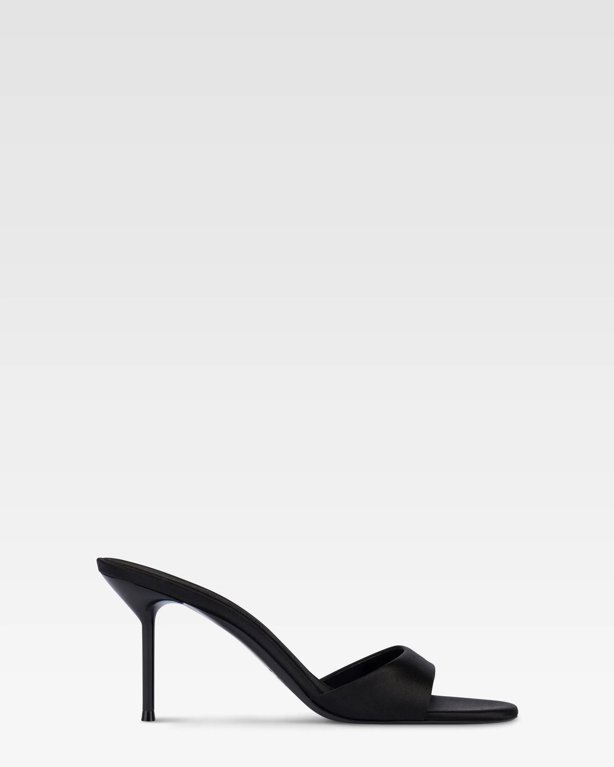 Mules in black satin.