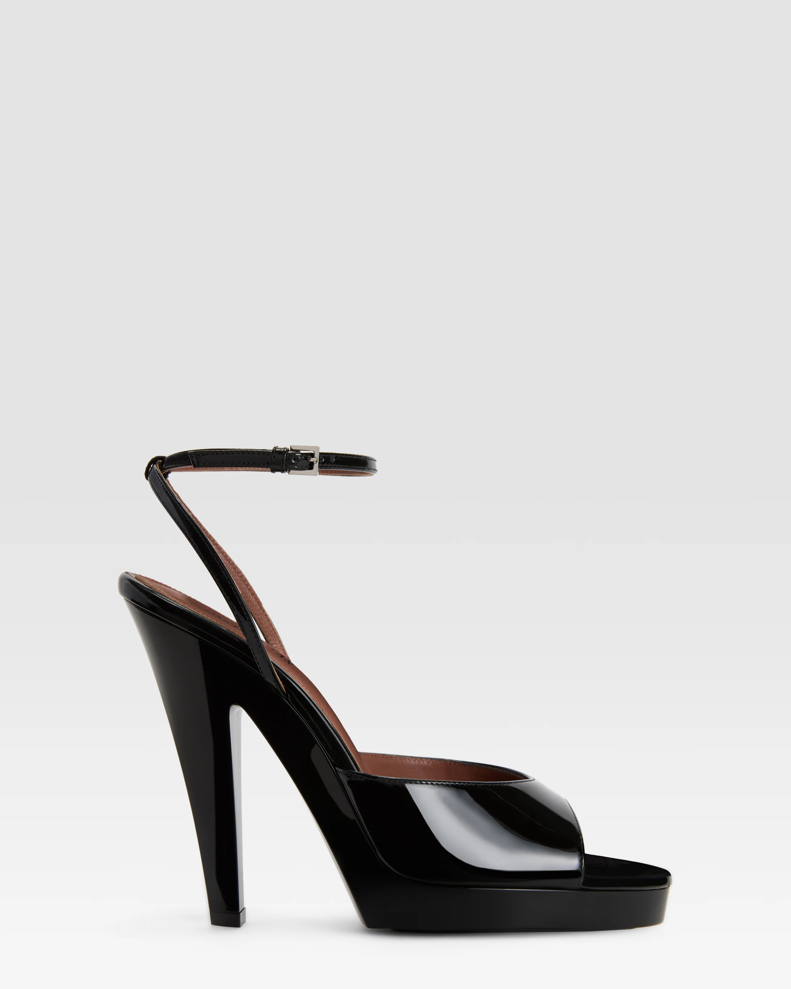 PATENT LEATHER PLATFORM SANDAL