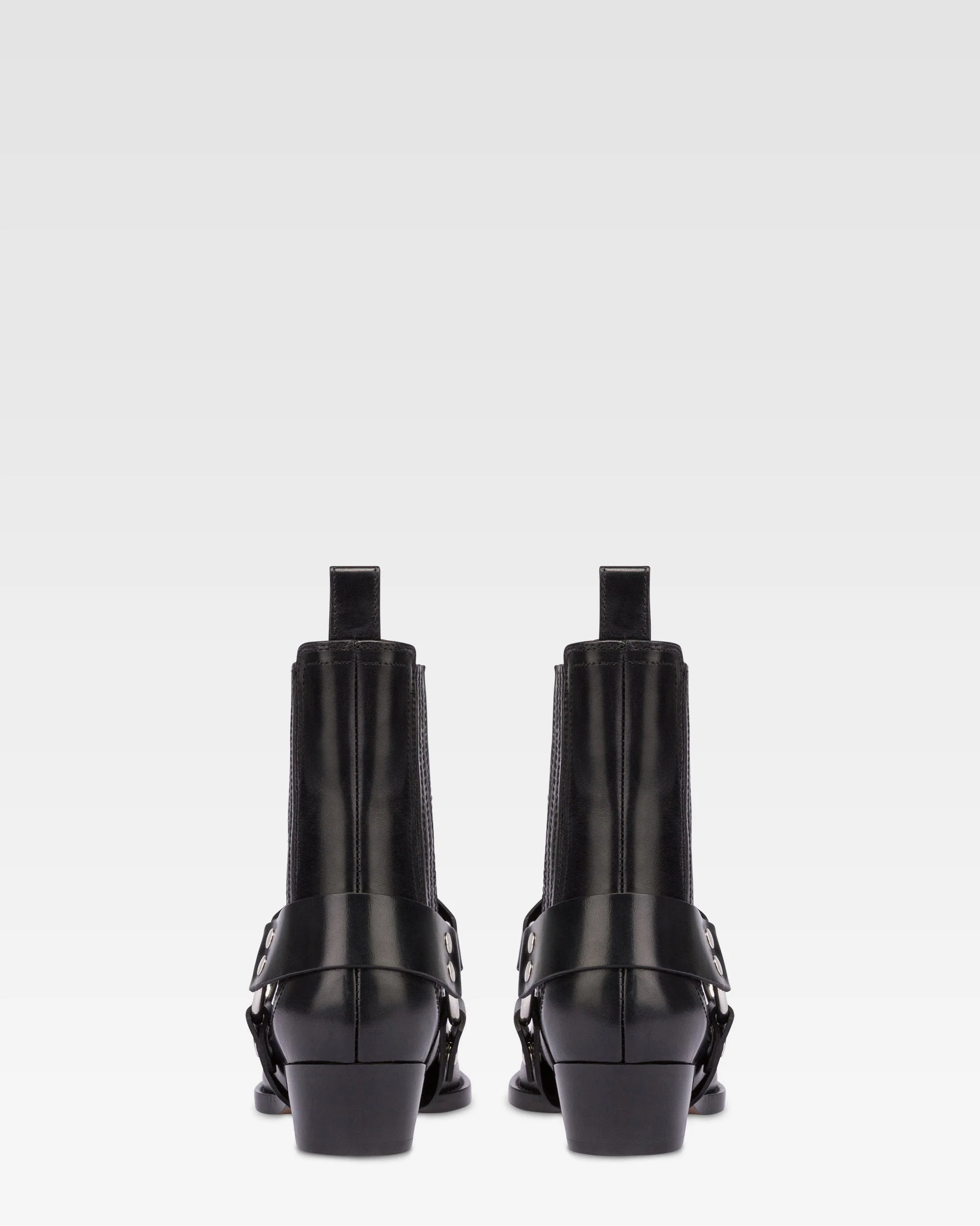 Pointed ankle boots in shiny black vintage leather - Image 4